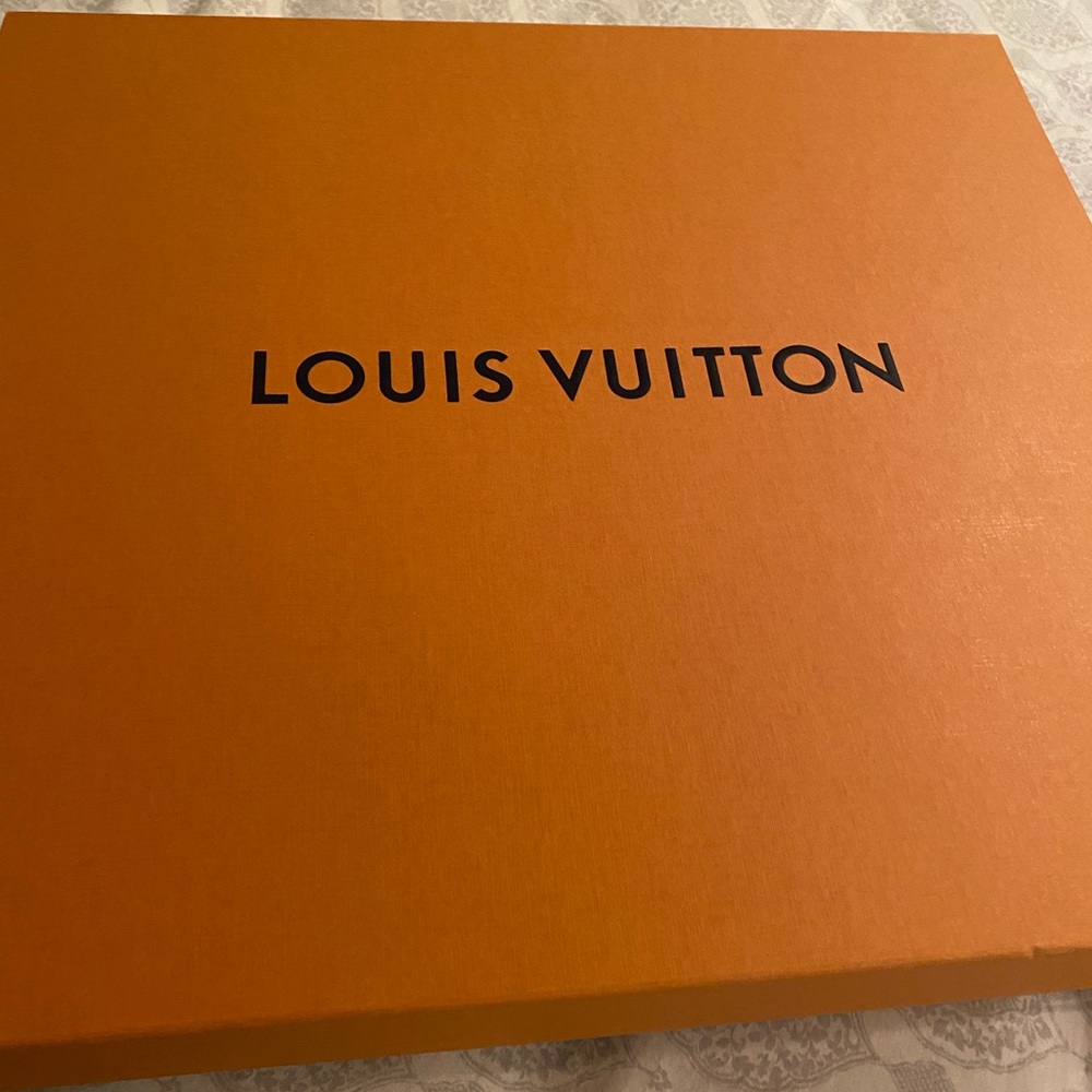 Louis Vuitton box